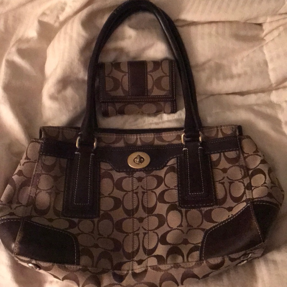 Authentic coach purse and matching wallet